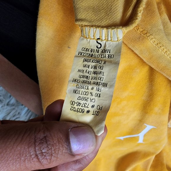 OBEY worldwide yellow tshirt- size S - Picture 4 of 4